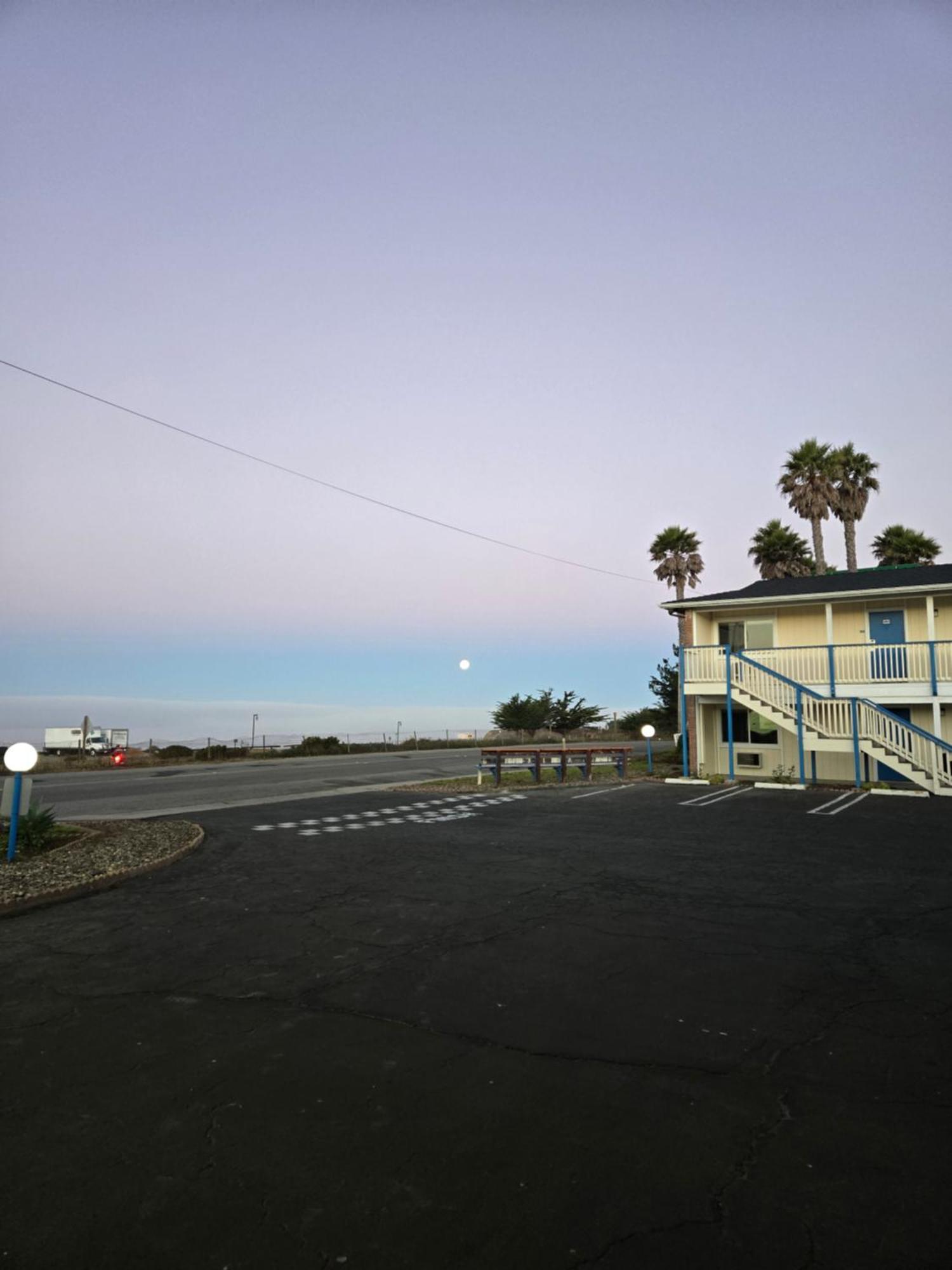 Coast Riders Inn Сан-Симеон Экстерьер фото